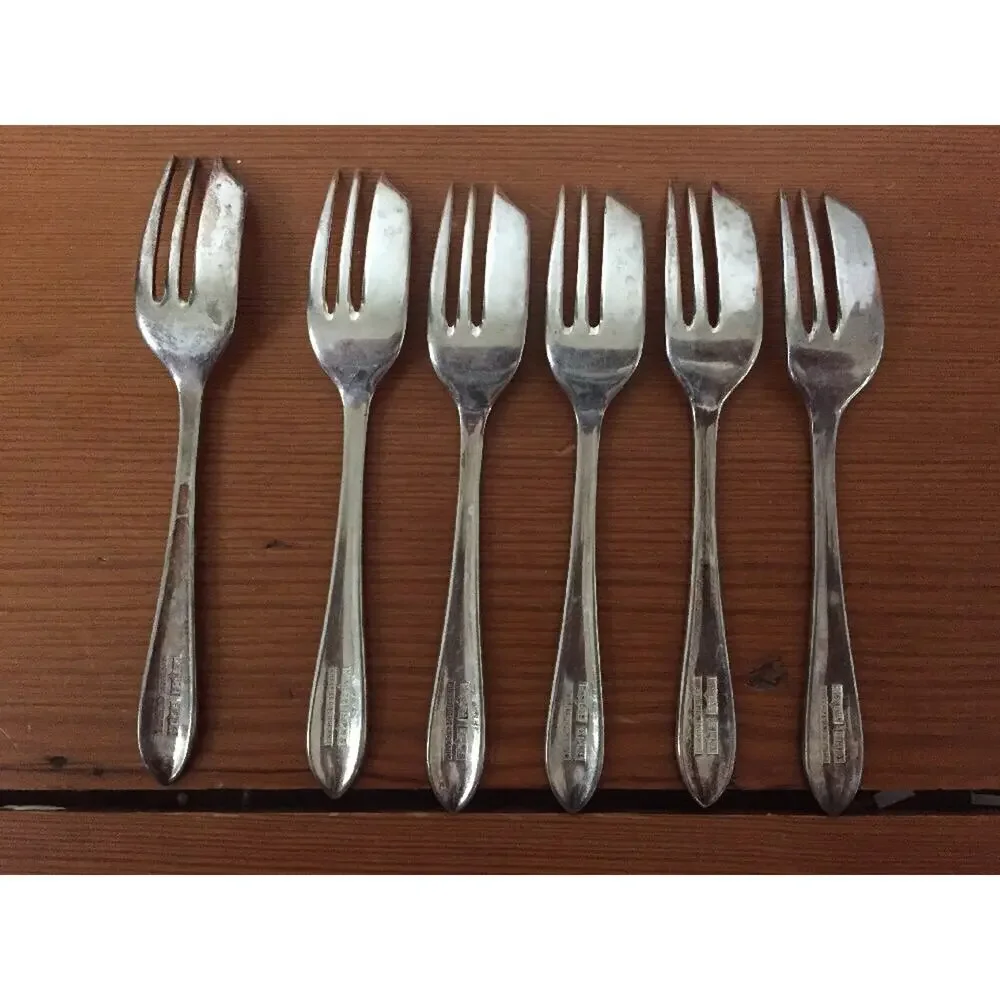 Lot 17 pc Vintage Mixed Sheffield England WM Rogers Hilton Silverplate Flatware